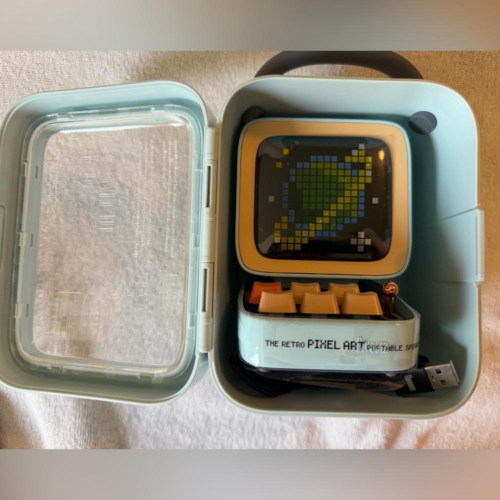 Divoom Ditoo Retro Pixel Art Game Bluetooth Speaker - Picture 15 of 15